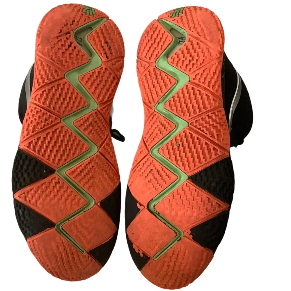 Nike Kyrie 4 Black‎ Metallic Silver 943806-010